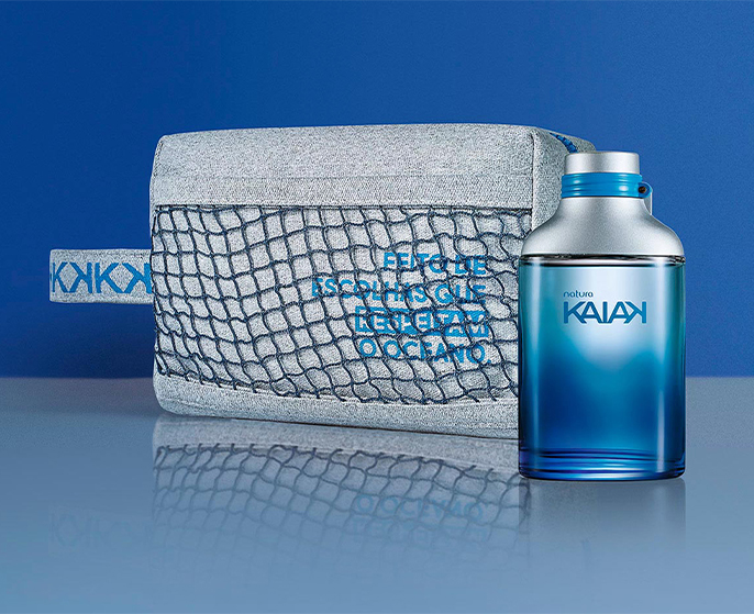 Perfume Kaiak azul com necessaire cinza personalizada Natura