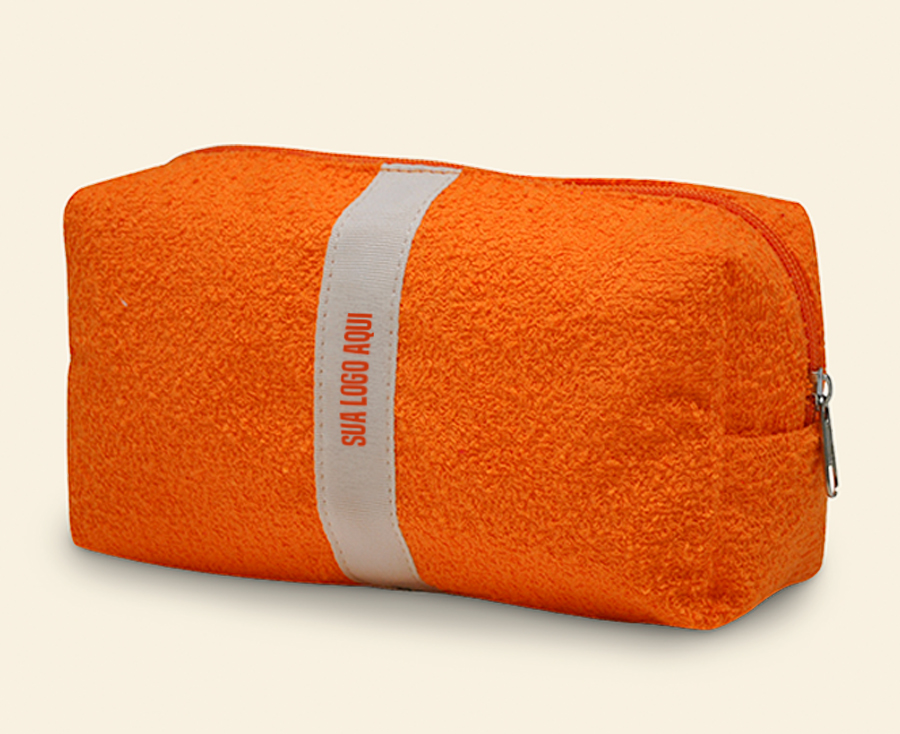 Necessaire laranja atoalhada com faixa central e zíper