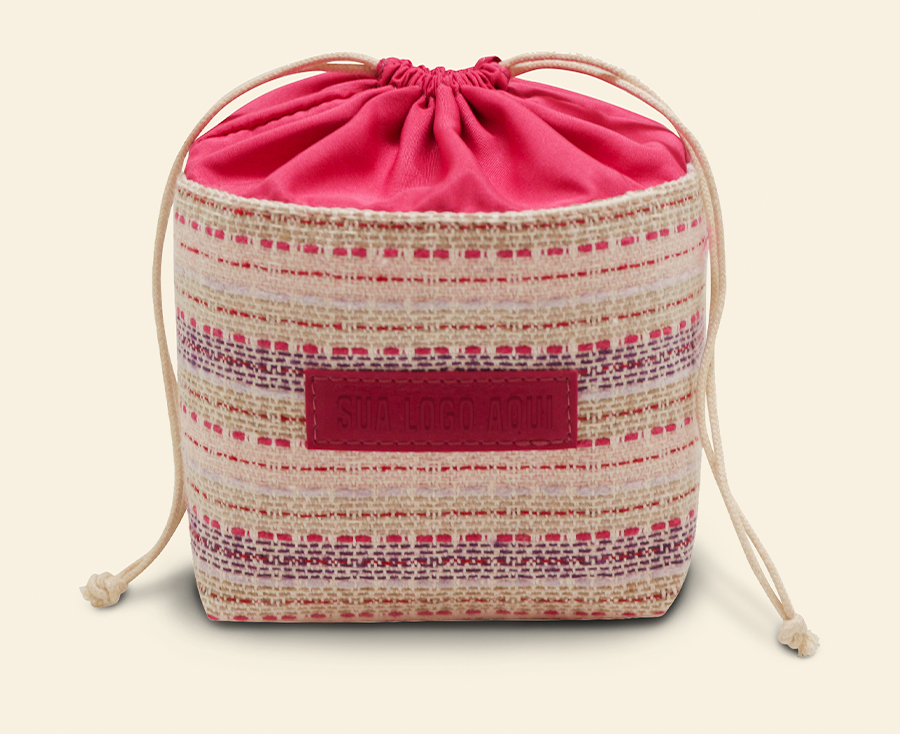 Necessaire saco em tecido estampado e fecho em cordão