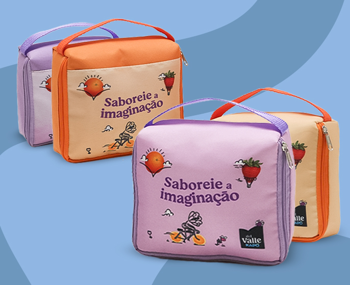 Lancheiras infantis Del Valle Kapo nas cores lilás e laranja com a frase