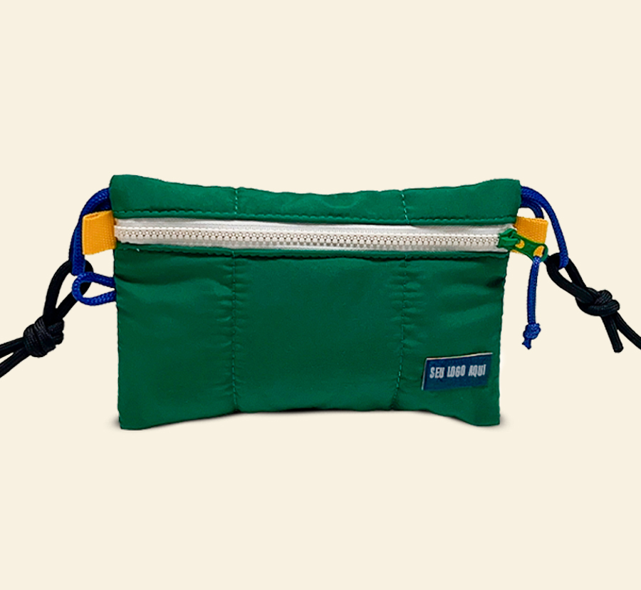 Pouch personalizada verde com zíper e cordão lateral
